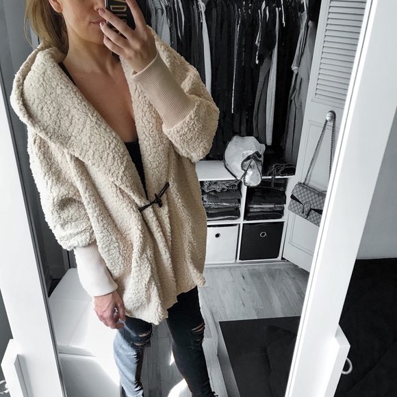 LAST 1✨Oversized Hooded Faux Fur Sherpa Jacket - Picture 2 of 6